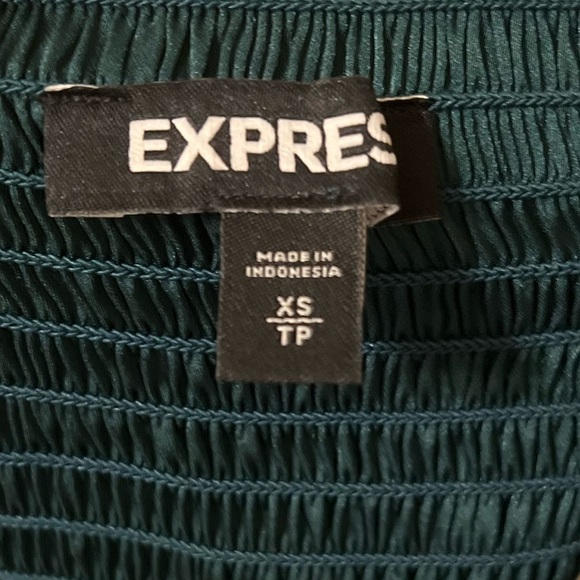 Express Cropped Balloon Sleeve Top - Picture 7 of 7